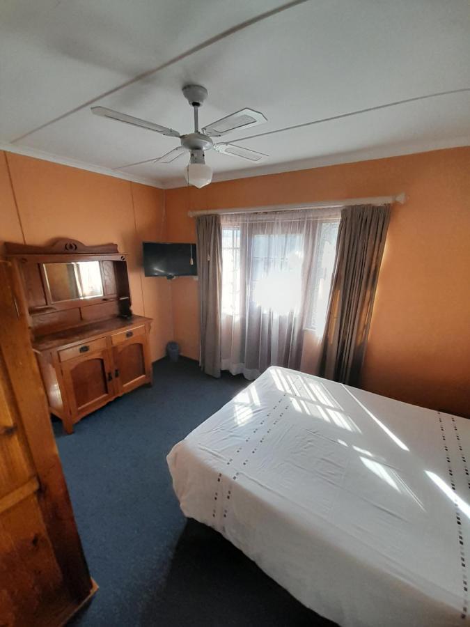 Whalers Guest House Германус Екстер'єр фото